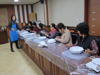 진행중인 소그룹 출강서비스-한지공예 이미지