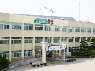 옥천읍지역사회보장협의체, 가정의 달 맞아 ‘효도 꾸러미’ 전달 이미지
