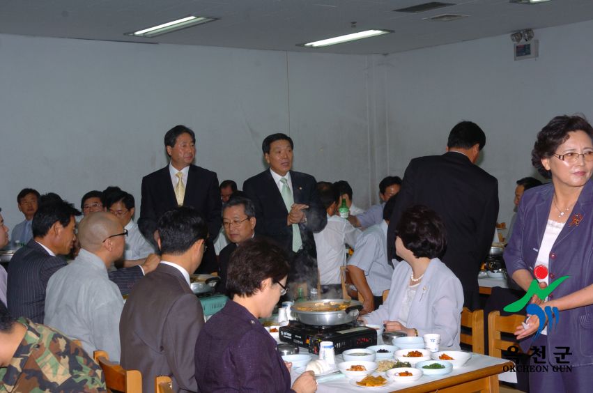옥천군기업 생산제품 전시장 개소식 17 번째 사진
