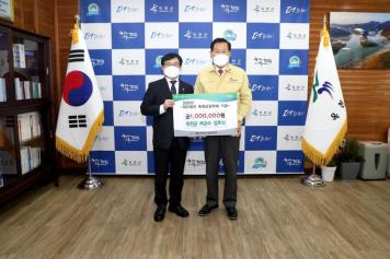 임용장 수여/김호식 부군수 2번째 사진