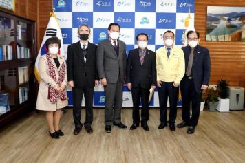 한국을 빛낸 청렴인 대상 수상（군수실） 9번째 사진