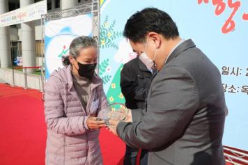 옥천군노인장애인복지관 개관18주년 기념행사 32번째 사진