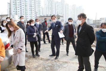 장야리 푸른어린이집 인근 도시계획도로 개설요구 현지방문 3번째 사진