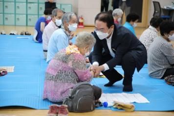 보건소 방문 격려
