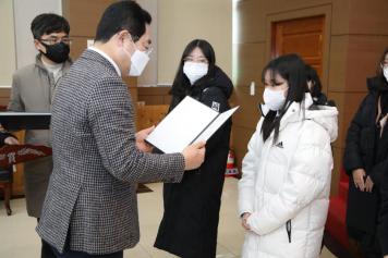 옥천군장학회 하반기 장학증서 수여식