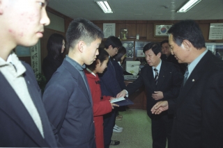 2002년 농협장학금 수여 6번째 사진