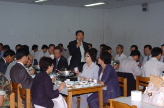 옥천군기업 생산제품 전시장 개소식 19번째 사진