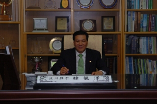 군수 집무모습 10번째 사진