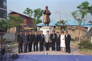 지용공원 동상제막식