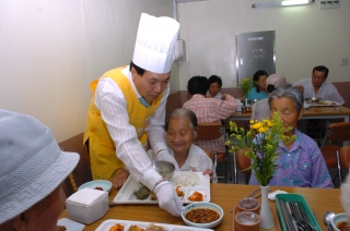 군수님 복지관 자원봉사 2번째 사진