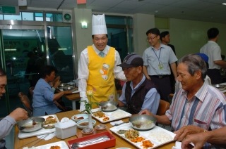 군수님 복지관 자원봉사 25번째 사진