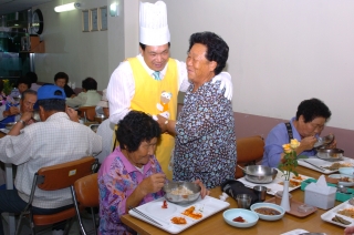 군수님 복지관 자원봉사 32번째 사진