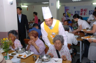 군수님 복지관 자원봉사 36번째 사진