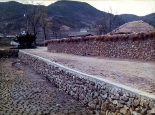 길가 옆 마을 16번째 사진