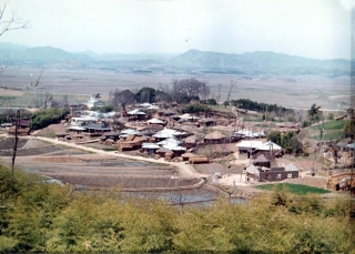 길가 옆 마을 28번째 사진