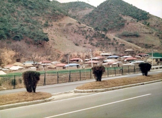 길가 옆 마을