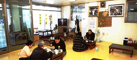 구읍할매묵집 식당내부